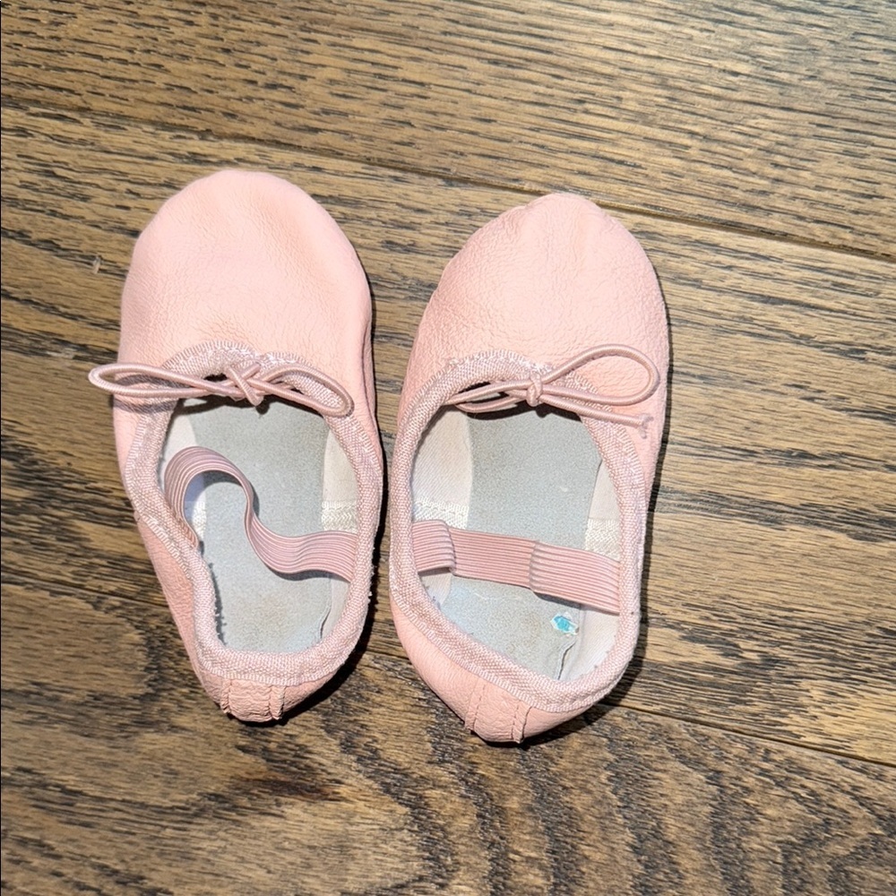 Pink Ballet Slippers with Elastic Strap and Bow stelle size 3/4 baby